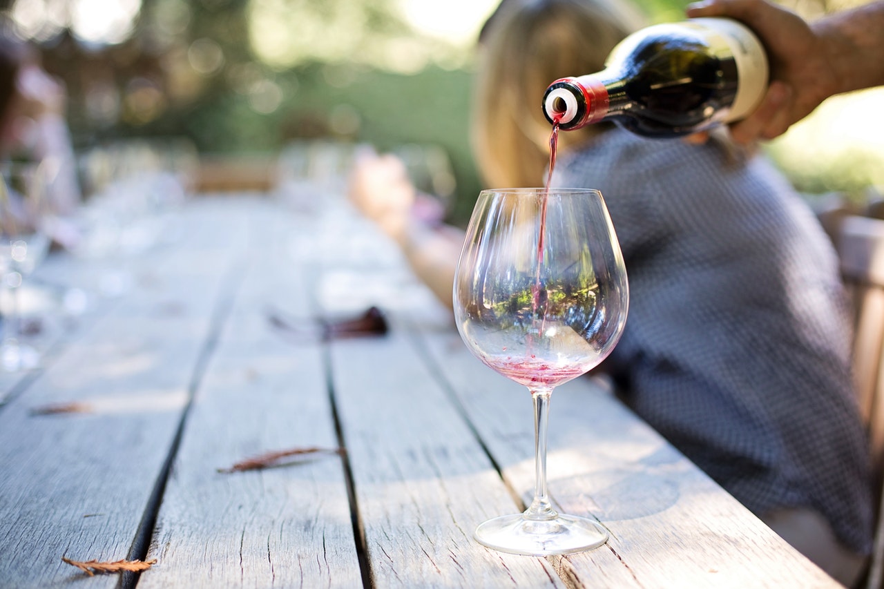 Få råd til en dyrere flaske vin hos Winther Vin